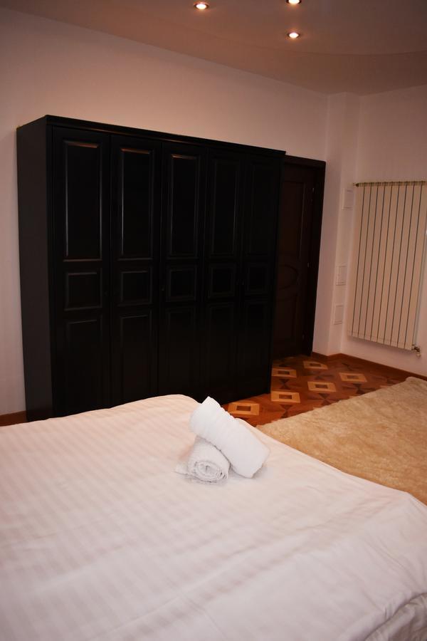 Grand Central Accomodation Sala Palatului Бухарест Екстер'єр фото